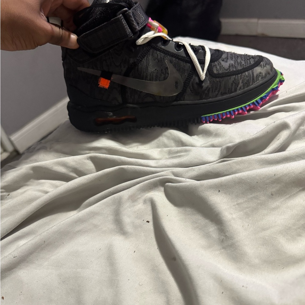 Off-White x Nike Air Force 1 Mid ‘Black’